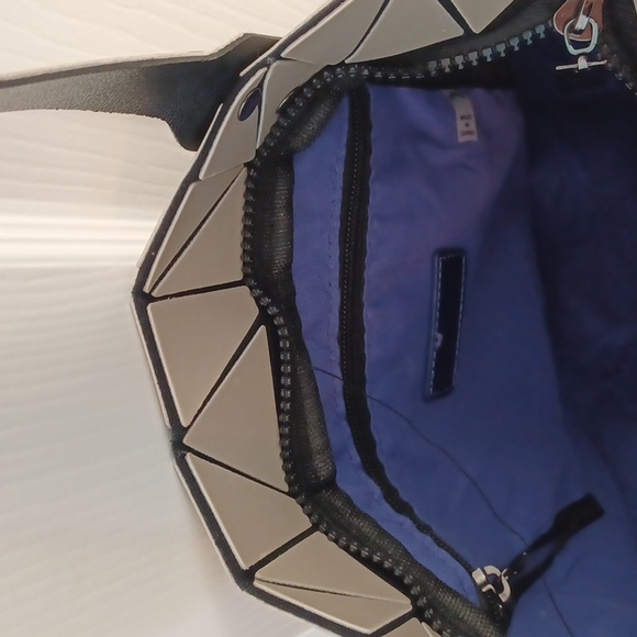 Handbag - Picture 4 of 4